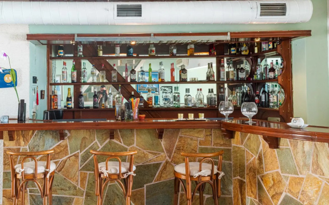 Mistral Apartments Aegina