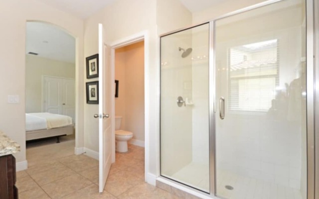 Fountains Retreat 4 Bedroom Condo by RedAwning