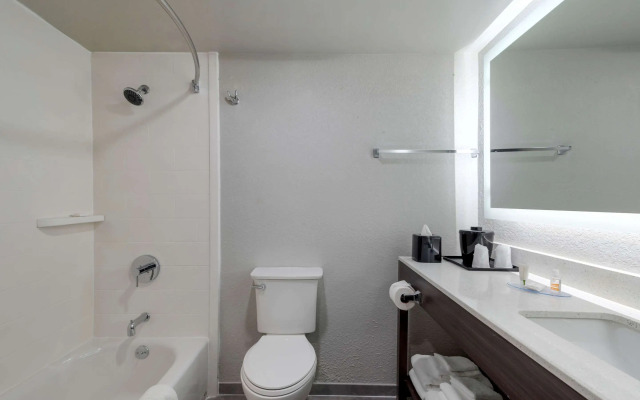 Clarion Pointe McDonough