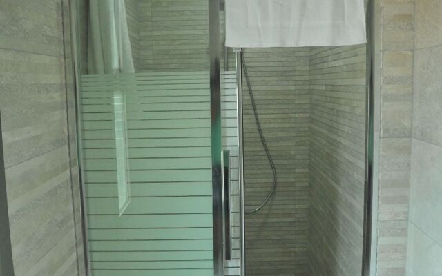 Le Six Resort Hotel