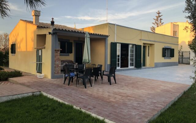 Three Bedroom Villa With Pool Near Olhao