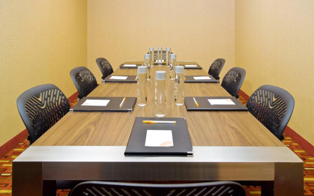 Courtyard by Marriott Fresno