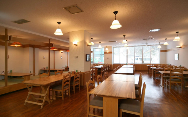 Kokumin Shukusha Higashi Taisetsuso