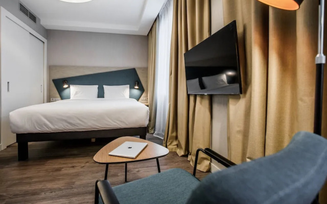 Adagio Киев Берестейская