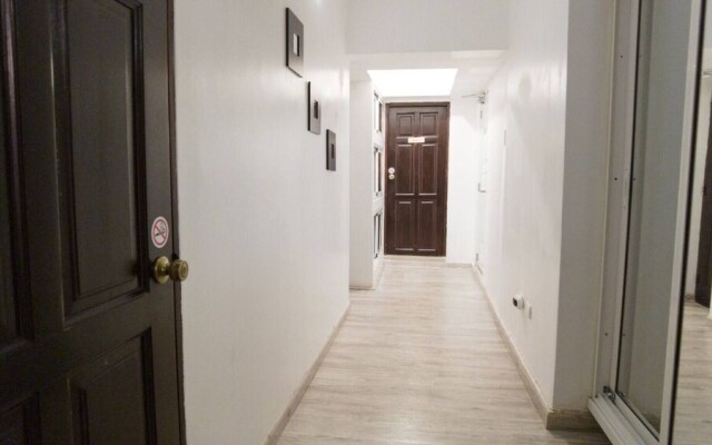 8-bdr Penthouse With A Private Rooftop & Jacuzzi