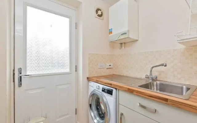Large 5BR Home in Bedford Ideal for big Groups