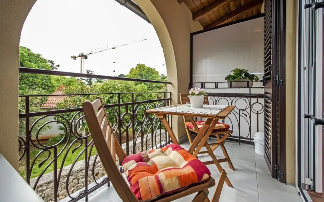 Apartments & Rooms Chiara