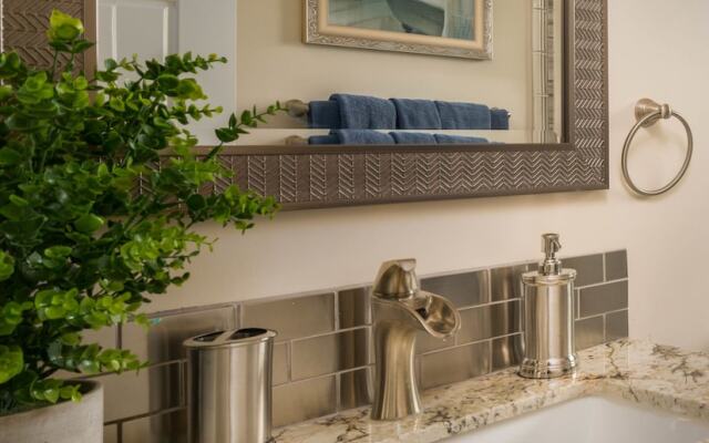 Chaparral House-Sleeps 14-Large Jacuzzi