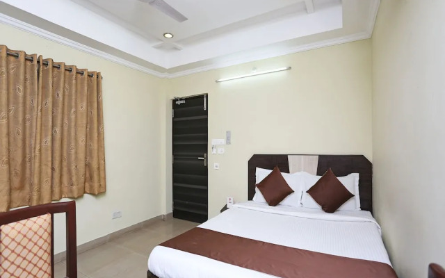 OYO 1108 Hotel Saraswathi Residency