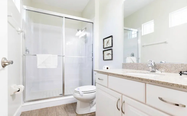 Amazing Beach House Near the Parks