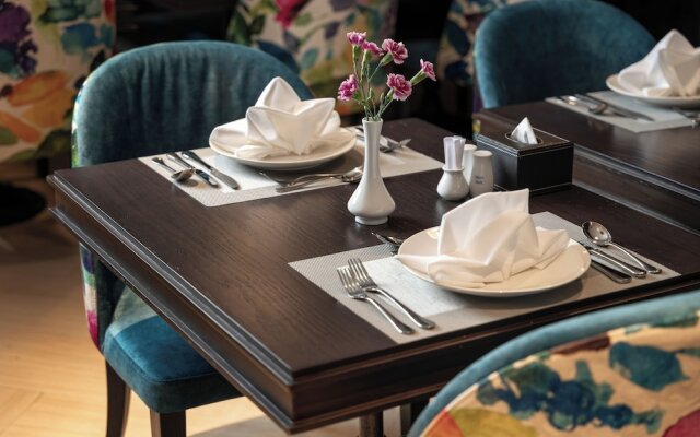 Luxe Paradise Premium Hotel