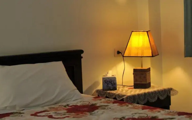 Karon Thira Guesthouse