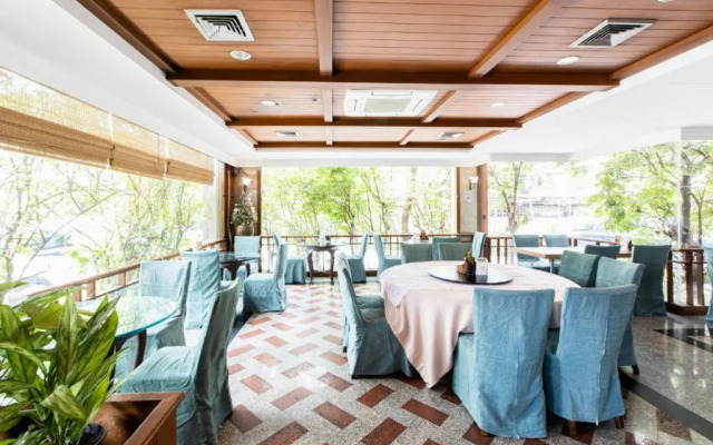 Nonthaburi Palace Hotel