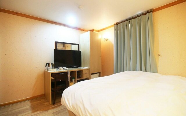 Jeonju Hansung Tourist Hotel