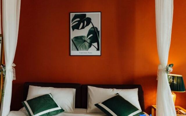 Empty Sailing Homestay (Gaozhuang Starlight Night Market)