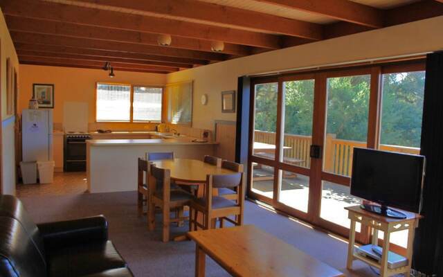 Bayplay Beach Accommodation - 2 locations