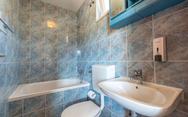 Awesome Apartment in Duce With Wifi and 1 Bedrooms