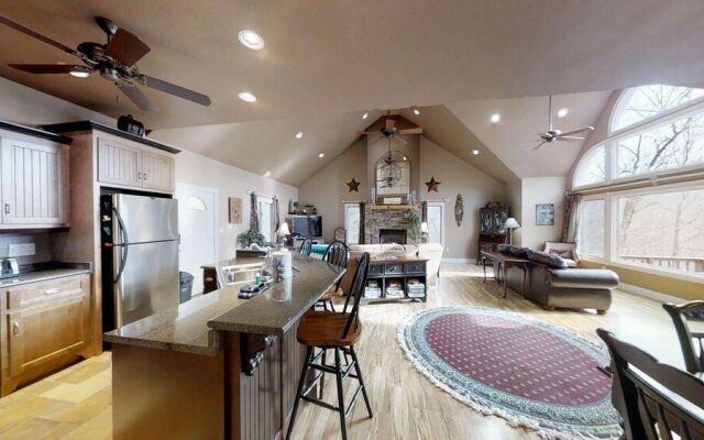 Enchanted Primrose 2 Bedroom Chalet by RedAwning