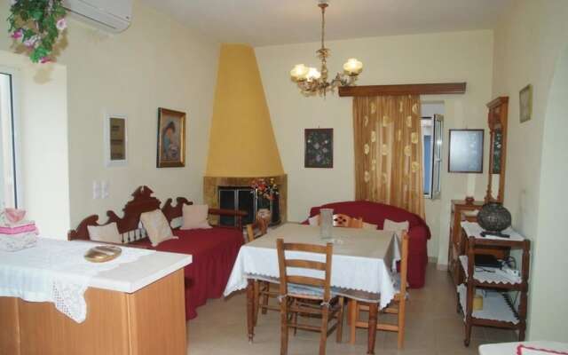 Tourloti Village House