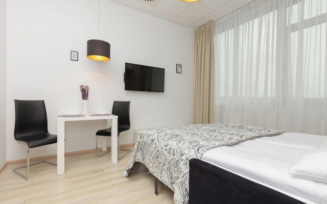 Al. Jerozolimskie 216 Warsaw by Renters