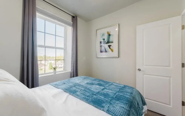 Modern Retreat Near Henry Ford