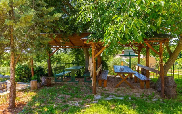 Peaceful Apartment in Pula With Swimming Pool