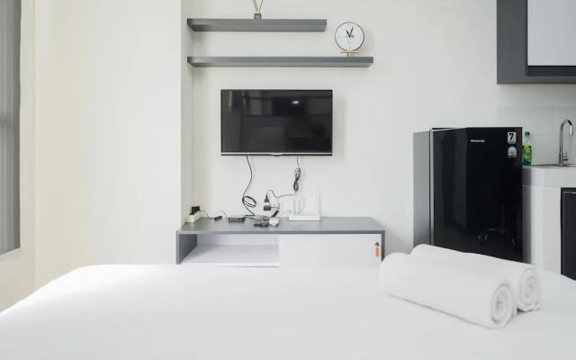Cozy and Homey Studio at Silk Town Apartment