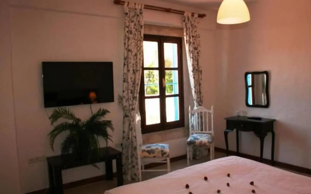 Nish Alacati Hotel