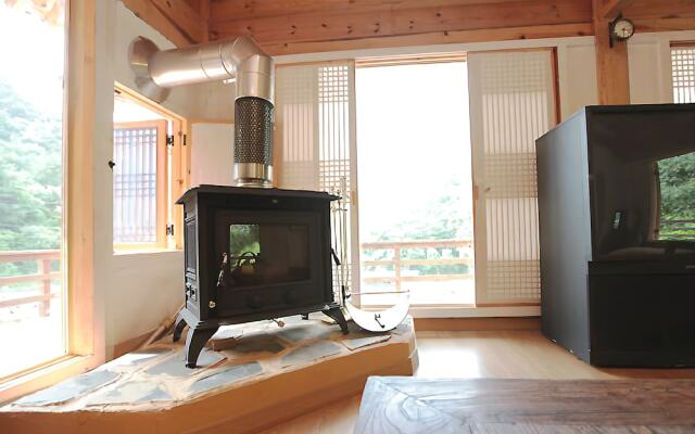 Hongcheon Hometown Spring Pension