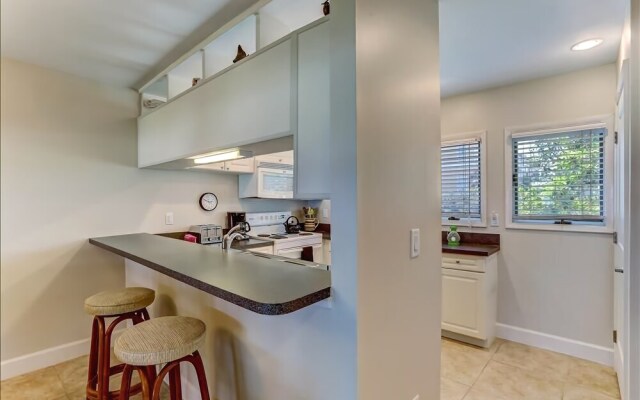 Oceanside Townhouse with Ocean View and Access to the Deck by RedAwning