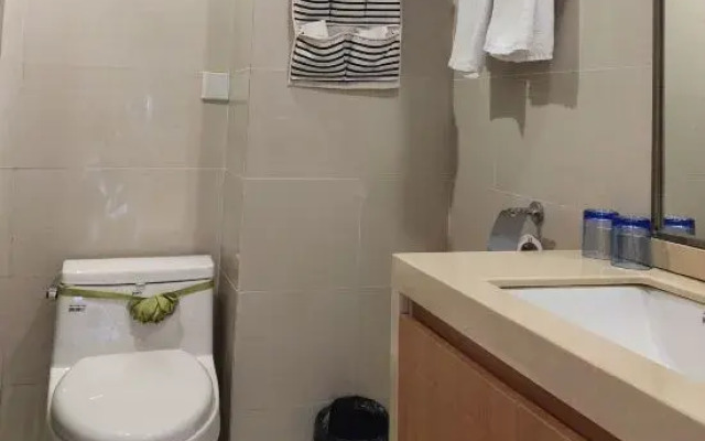 Blueberry apartment chain (Lushangzhongxin store)
