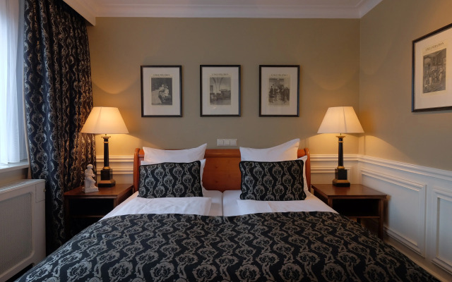 Apollofirst Boutique Hotel