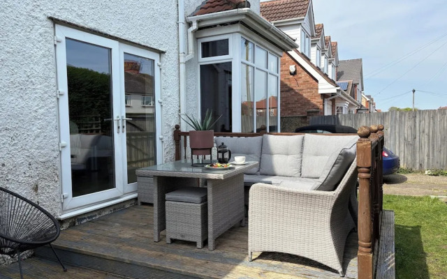 10 Guests - 5 Bedrooms - Free Parking - Petok
