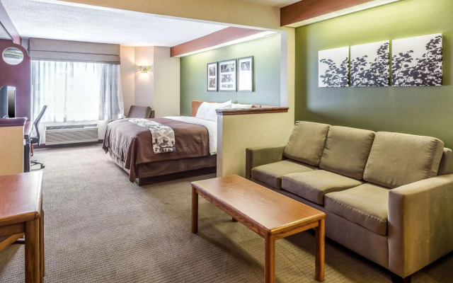 Sleep Inn & Suites Bay View Acme - Travers City
