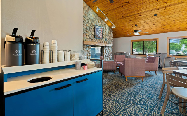 AmericInn by Wyndham Bismarck