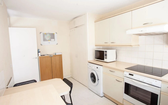 2BD Apartment, 500m From Windsor Castle, Parking