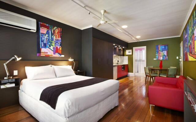 Tolarno Hotel