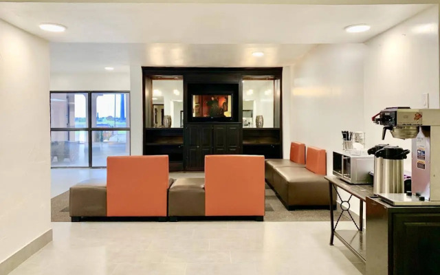 Motel 6 Lewisville, TX - Medical City