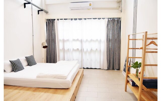 The Companion - Hostel