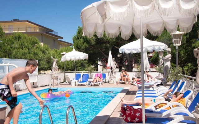 Hotel Trevi