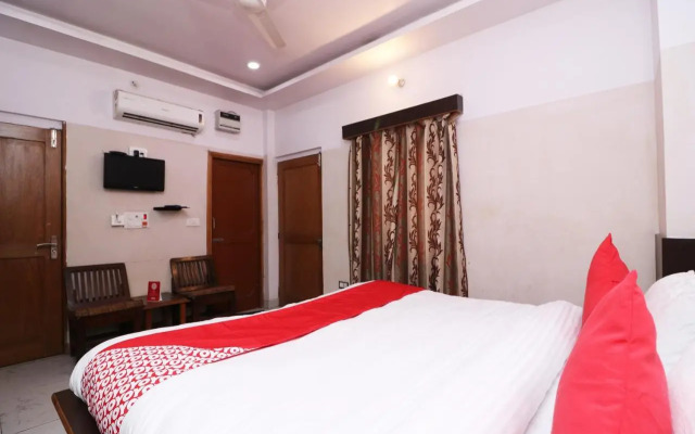 OYO 24103 Akbar Guest House