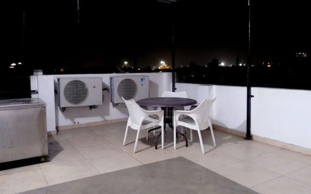 Hotel Aarya