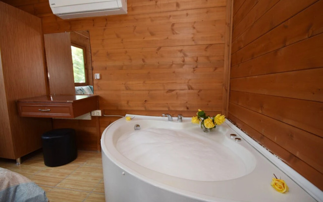 Villa Sezar by Helaltatilvillari