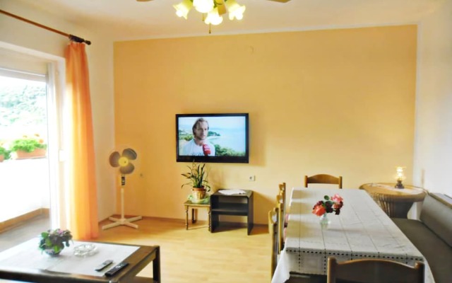 Apartments Josip / Three Bedrooms A1