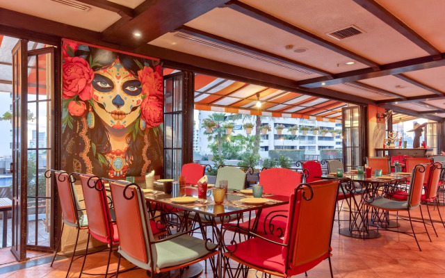 Rembrandt Hotel & Residences