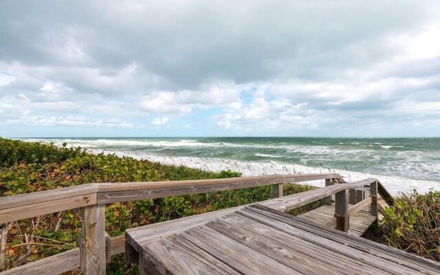 Melbourne Beach Oceanfront Villa w/ Pool