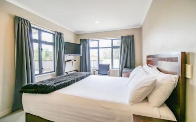 Aotea Motor Lodge