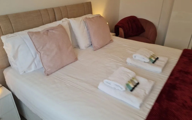 Lovely 2-bed Apartment in Cheltenham Spa