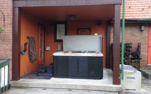 Moonstone Manor Bed & Breakfast