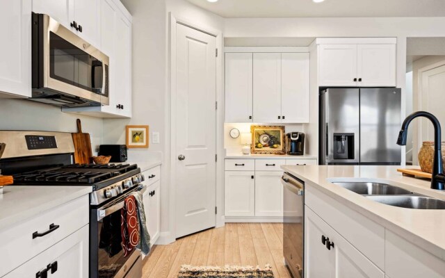 Blackbird 5 Bedroom Home